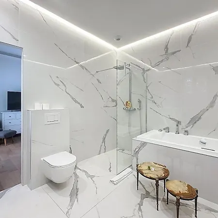 220m2 - Pool Villa, 4 Bedrooms, Hot Tub * Cannes