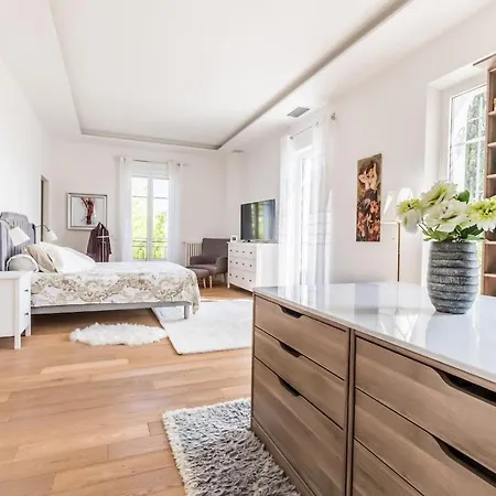 220m2 - Pool Villa, 4 Bedrooms, Hot Tub Cannes