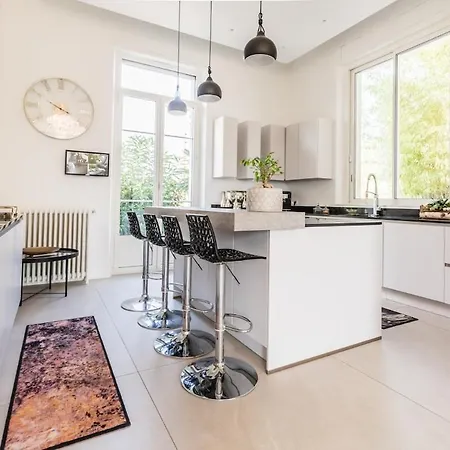 Villa 220m2 - Pool Villa, 4 Bedrooms, Hot Tub Cannes